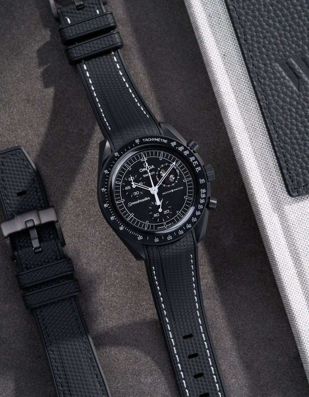 Curved Vertech Rubber Strap - Black & White Stitches - OM Luxury
